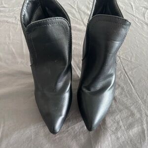 Zara Black Pointed Toe Heeled Boots